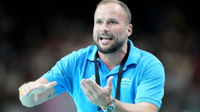 Sloweniens Trainer Uros Zorman hat Spekulationen genährt, dass sein Team gegen Deutschland absichtlich verloren hat. (Foto: Marcus Brandt/dpa)