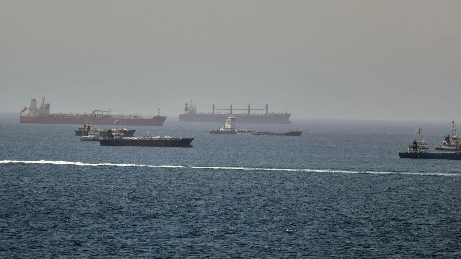 US-Sanktionen gegen den Iran treten wieder in Kraft. (Archivbild) (Foto: Uncredited/AP/dpa)