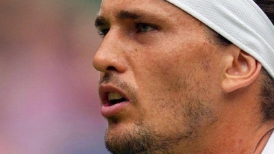 Alexander Zverev machte nach seinem Ausscheiden bemerkenswerte Aussagen. (Foto: Kin Cheung/AP/dpa)