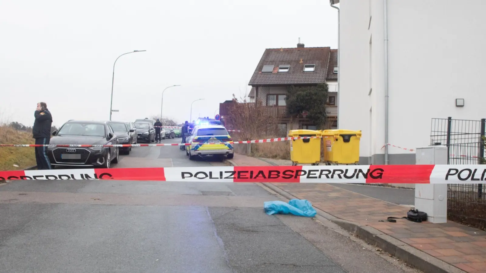 In der St.-Gundekar-Straße in Heilsbronn wurde ein 40-Jähriger Anfang des Jahres auf offener Straße mit einem Messer schwer verletzt. Der zweite Verdächtige ist noch nicht gefasst. (Archivbild: Evi Lemberger)