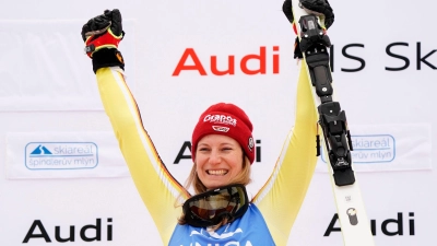 Skirennfahrerin Lena Dürr könnte bei der WM eine Medaille holen. (Foto: Piermarco Tacca/AP/dpa)