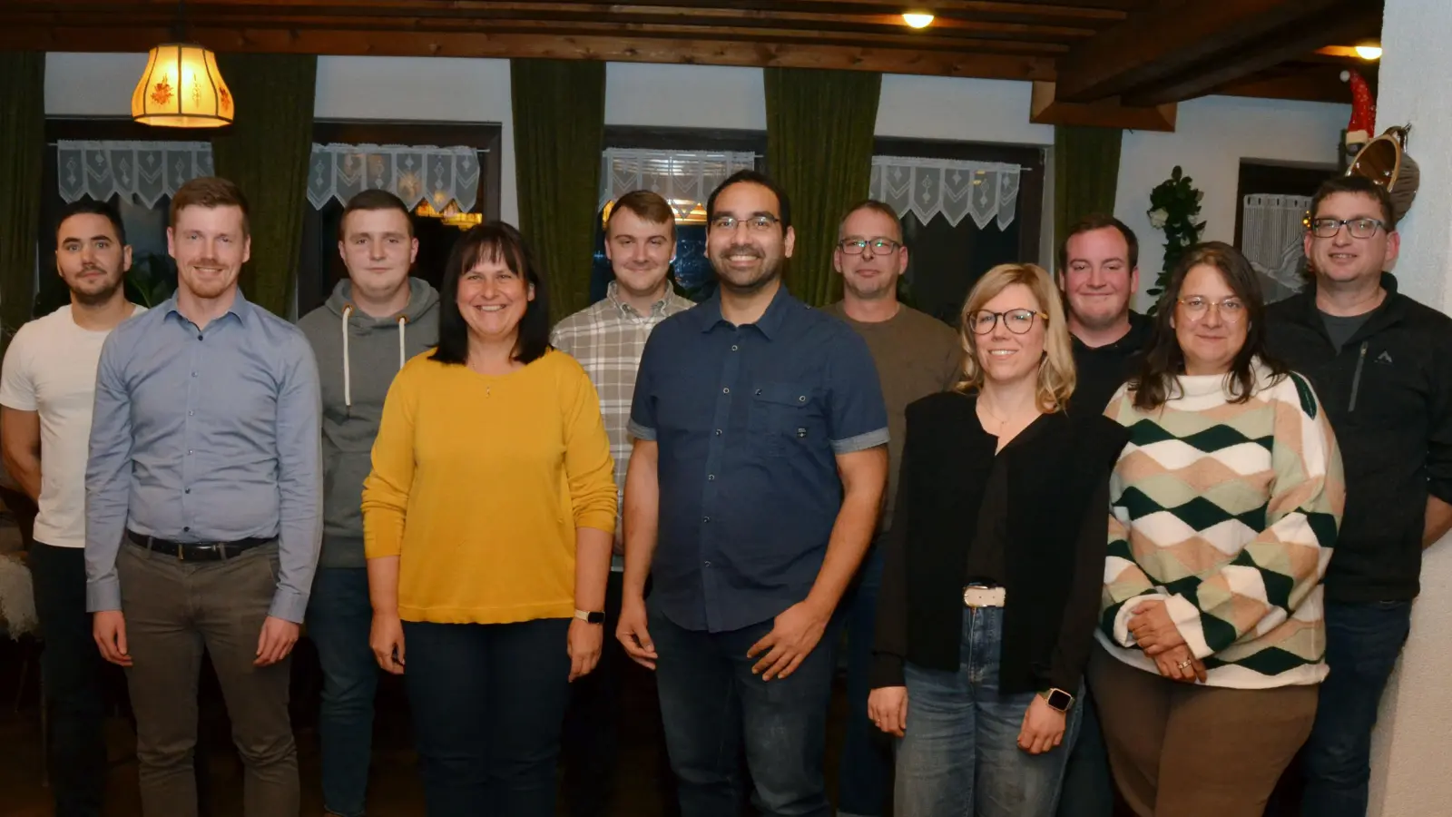 Diese Kandidatinnen und Kandidaten bewerben sich bei der Kommunalwahl im März auf der Liste Land für ein Mandat im Marktgemeinderat. (Foto: Yvonne Neckermann)