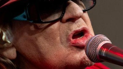 Eigentlich ist Udo Lindenberg gegen Krieg jeder Art, also Pazifist. Doch in diesen Zeiten sei eine Aufrüstung Deutschlands trotzdem nötig, findet er. (Foto: Fabian Strauch/dpa)