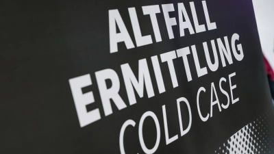 Ein neu formiertes Team soll offene Fragen in dem „Cold Case“ klären. (Symbolbild) (Foto: Daniel Löb/dpa)