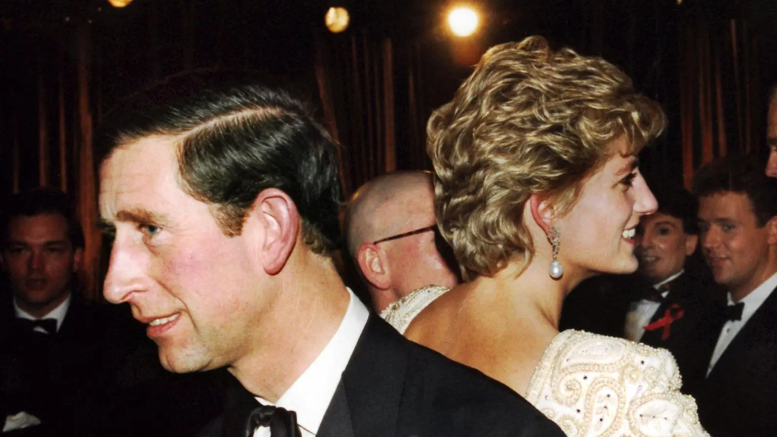 Die Ehe von Charles und Diana galt zunächst als Märchen - zerbrach dann aber bitter. (Archivbild) (Foto: London Express/dpa)
