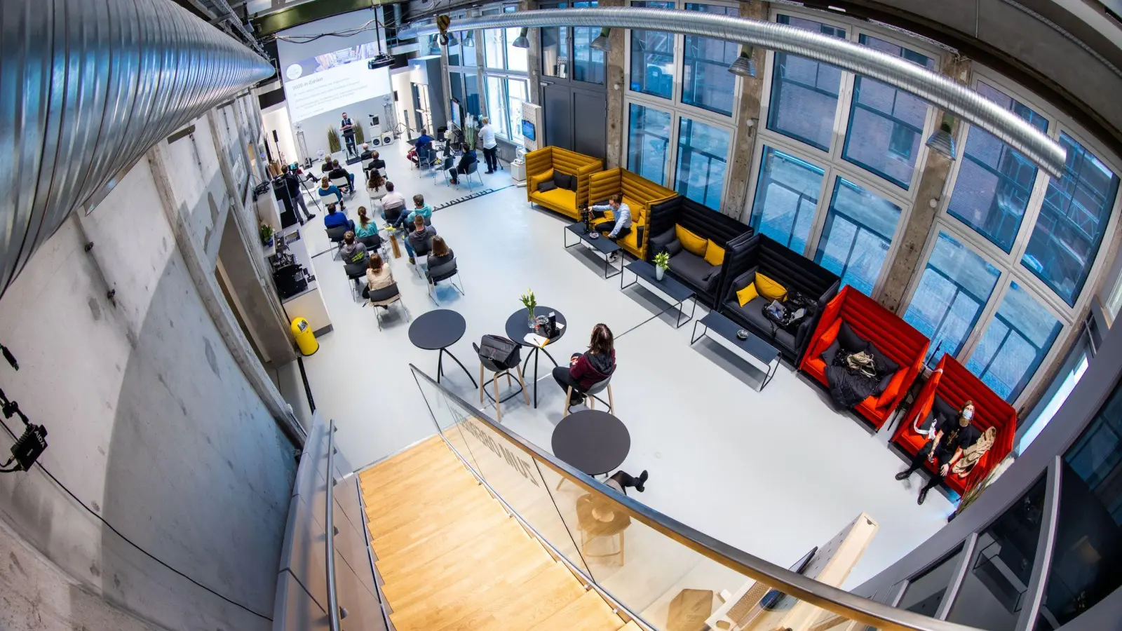 Innovationszentrum: Deutsche Start-ups kommen wieder leichter an Geld von Investoren. (Symbolbild) (Foto: Jens Büttner/dpa-Zentralbild/dpa)