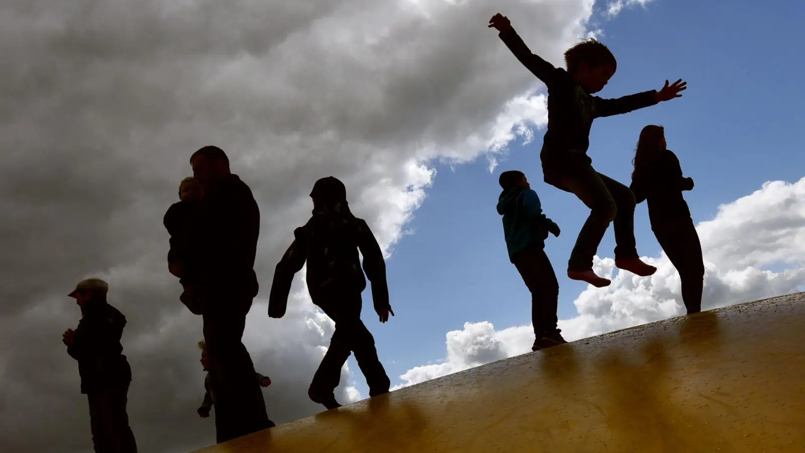 Alle Kinder haben das Recht auf Spiel: So steht es in Artikel 31 der UN-Kinderrechtskonvention. (Foto: picture alliance / dpa)