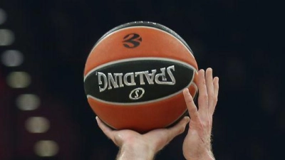 Die Onlineprinters Neustadt spielen in der 3. Playdown-Runde bei den Aschaffenburg Baskets. (Foto: Matthias Stickel/dpa)