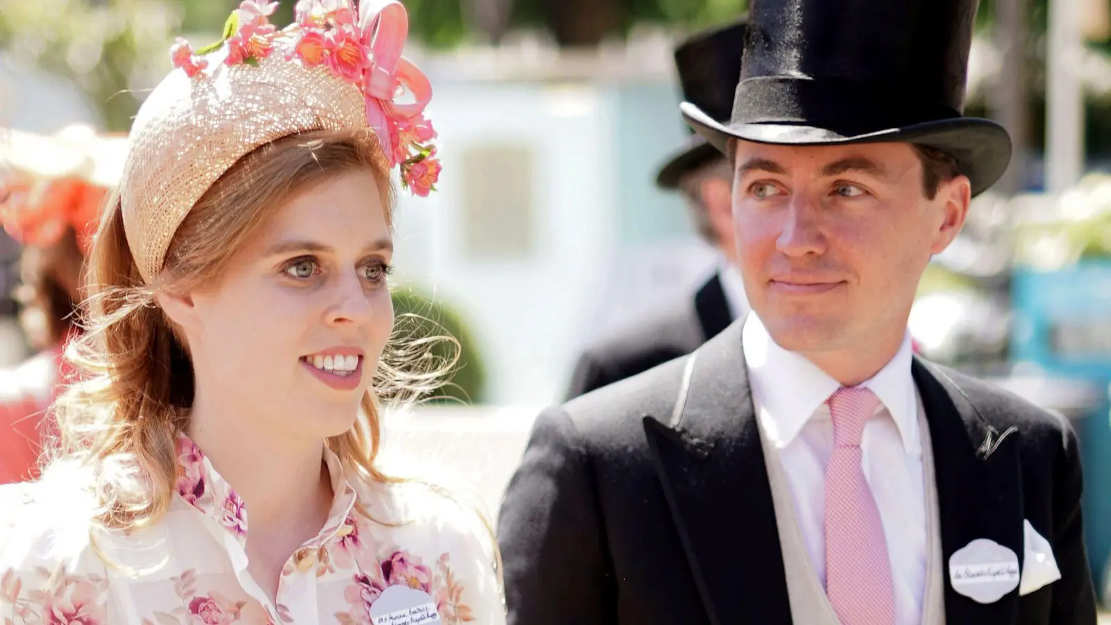 Die glücklichen Eltern: Prinzessin Beatrice (l.) von York und ihr Ehemann Edoardo Mapelli Mozzi. (Archivbild) (Foto: Aaron Chown/PA/dpa)