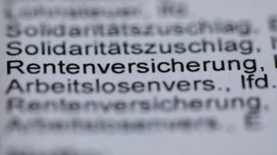 Die Beitragsbemessungsgrenze in der Rentenversicherung liegt aktuell bei 7550 Euro im Westen und 7450 Euro im Osten - künftig soll sie deutlich steigen auf 8050 Euro im Monat. (Symbolbild) (Foto: Jens Büttner/dpa-Zentralbild/ZB)