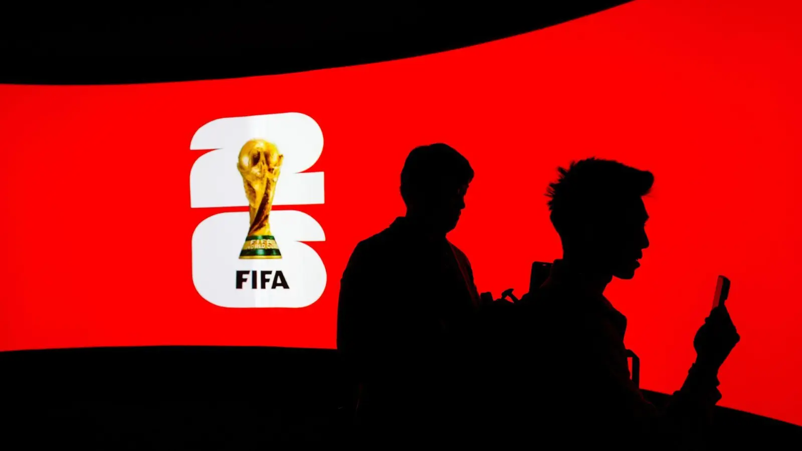 Die WM sorgt vor dem Start auch wegen immenser Preise für Diskussionen. (Archivbild) (Foto: DARRYL DYCK/The Canadian Press/AP/dpa)