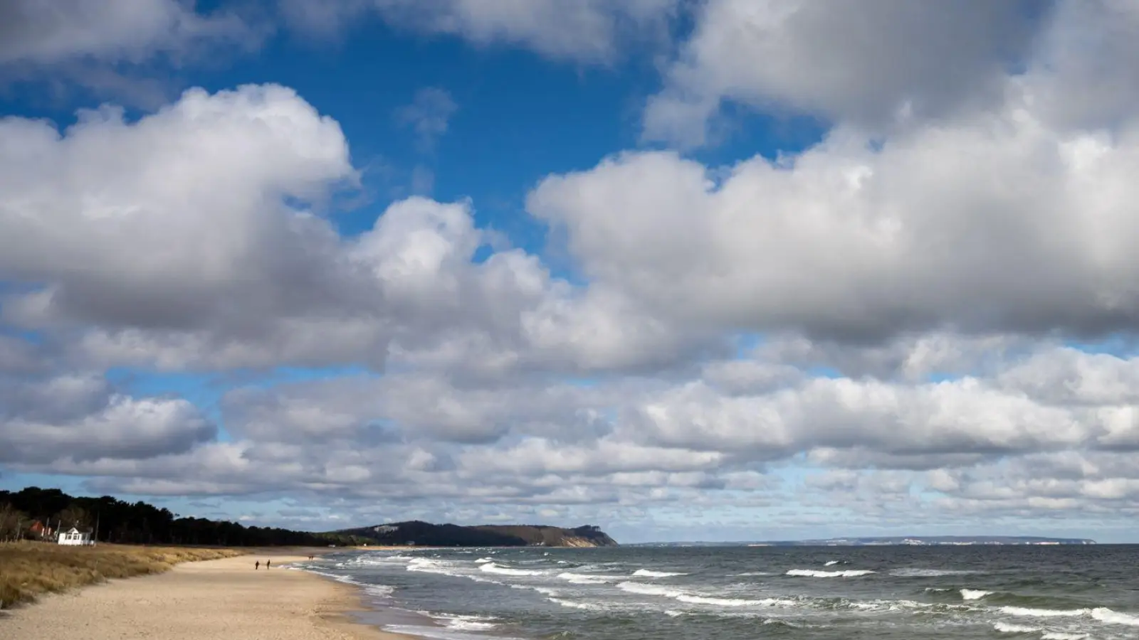 Wolken haben einen Einfluss darauf, wie warm das Klima auf der Erde ist. (Archivbild) (Foto: Stefan Sauer/dpa)