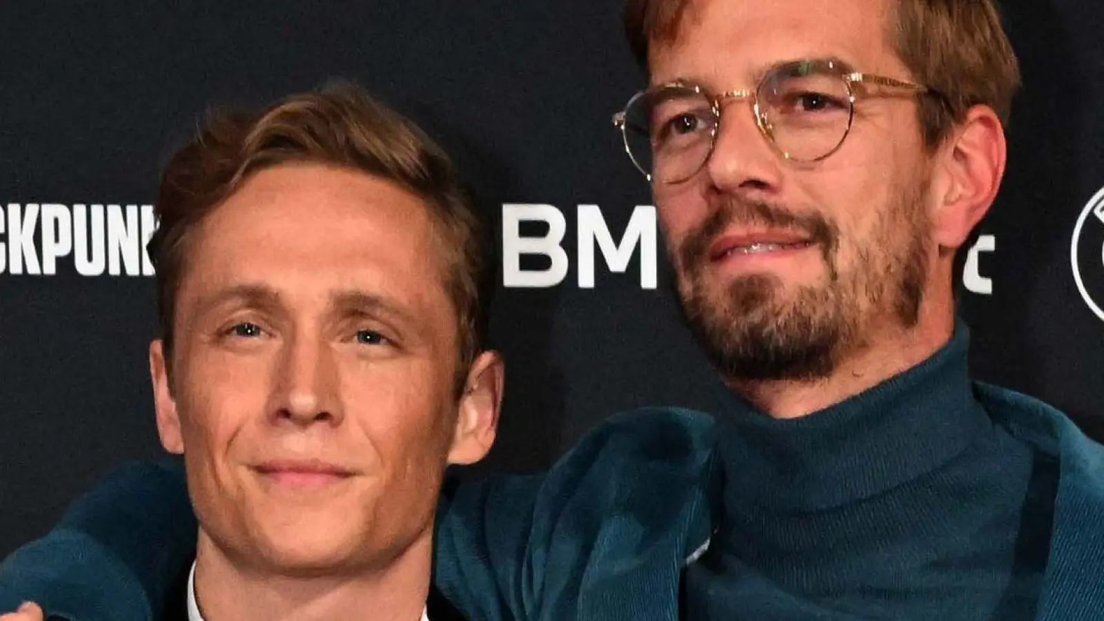 Schweighöfer und Winterscheidt verzichten im Januar auf Alkohol. (Archivbild) (Foto: Felix Hörhager/dpa)