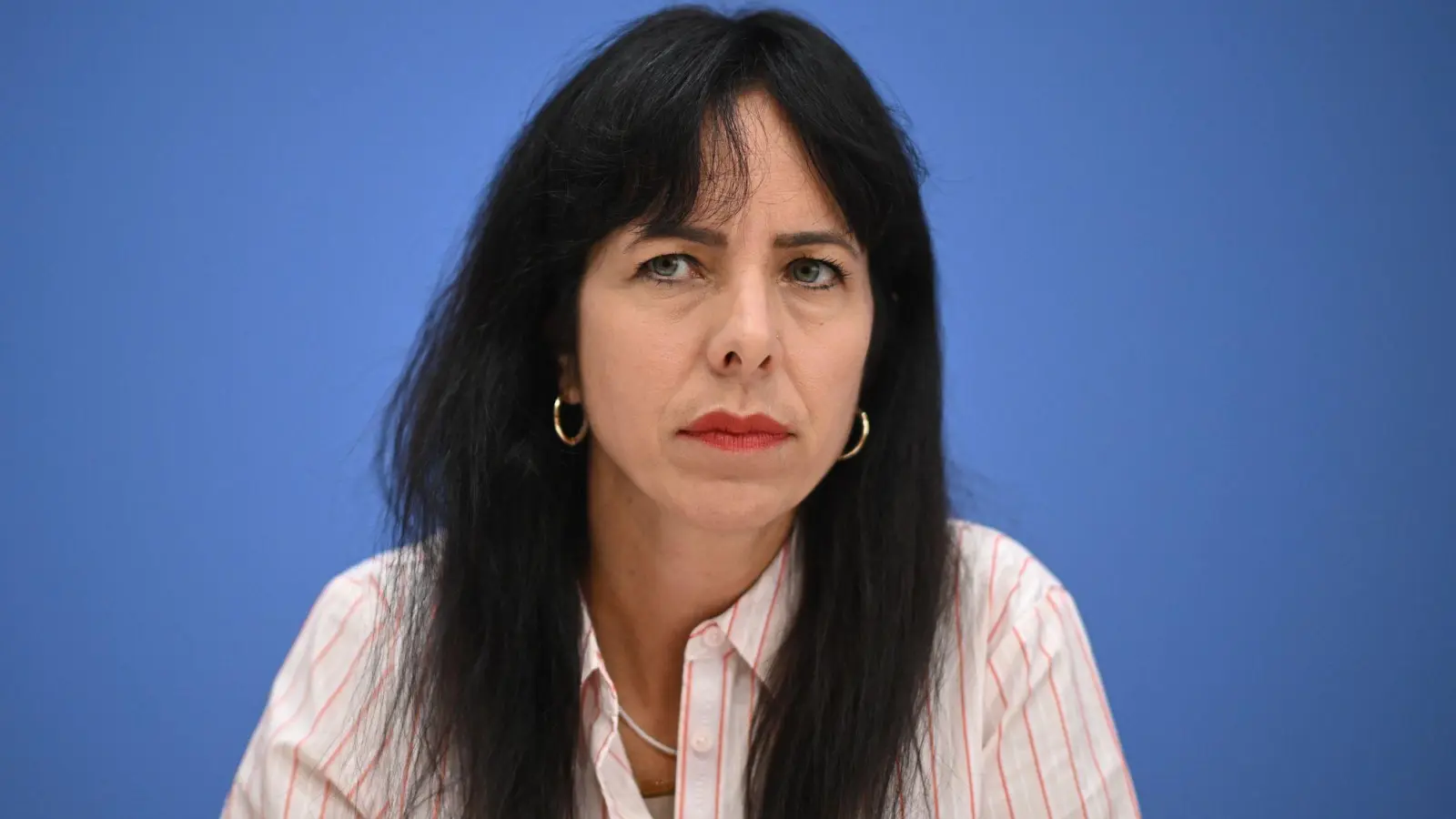 Elif Eralp muss vor Gesprächen mit möglichen Koalitionspartnern noch einiges klären. (Foto: Britta Pedersen/dpa)