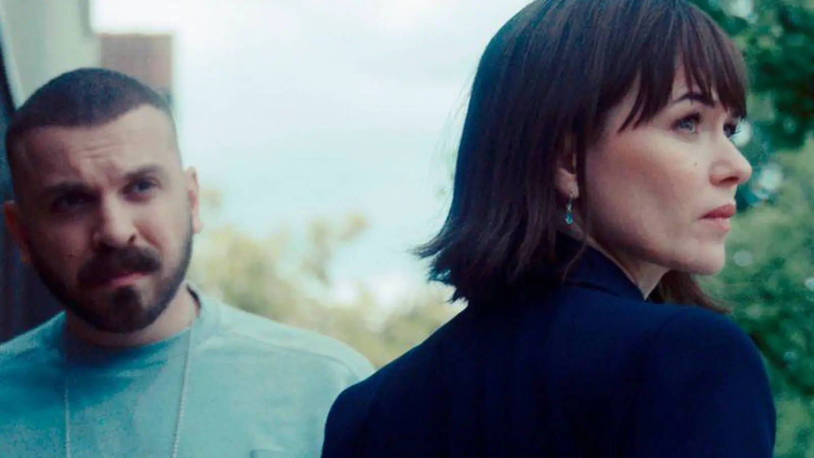 Je tiefer Hamza Kulina (Edin Hasanovic) und seine Kollegin Maryam Azadi (Melika Foroutan) in den Fall eintauchen, desto mysteriöser wird dieser.  (Foto: Rick Ostermann/ARD Degeto Film/dpa)