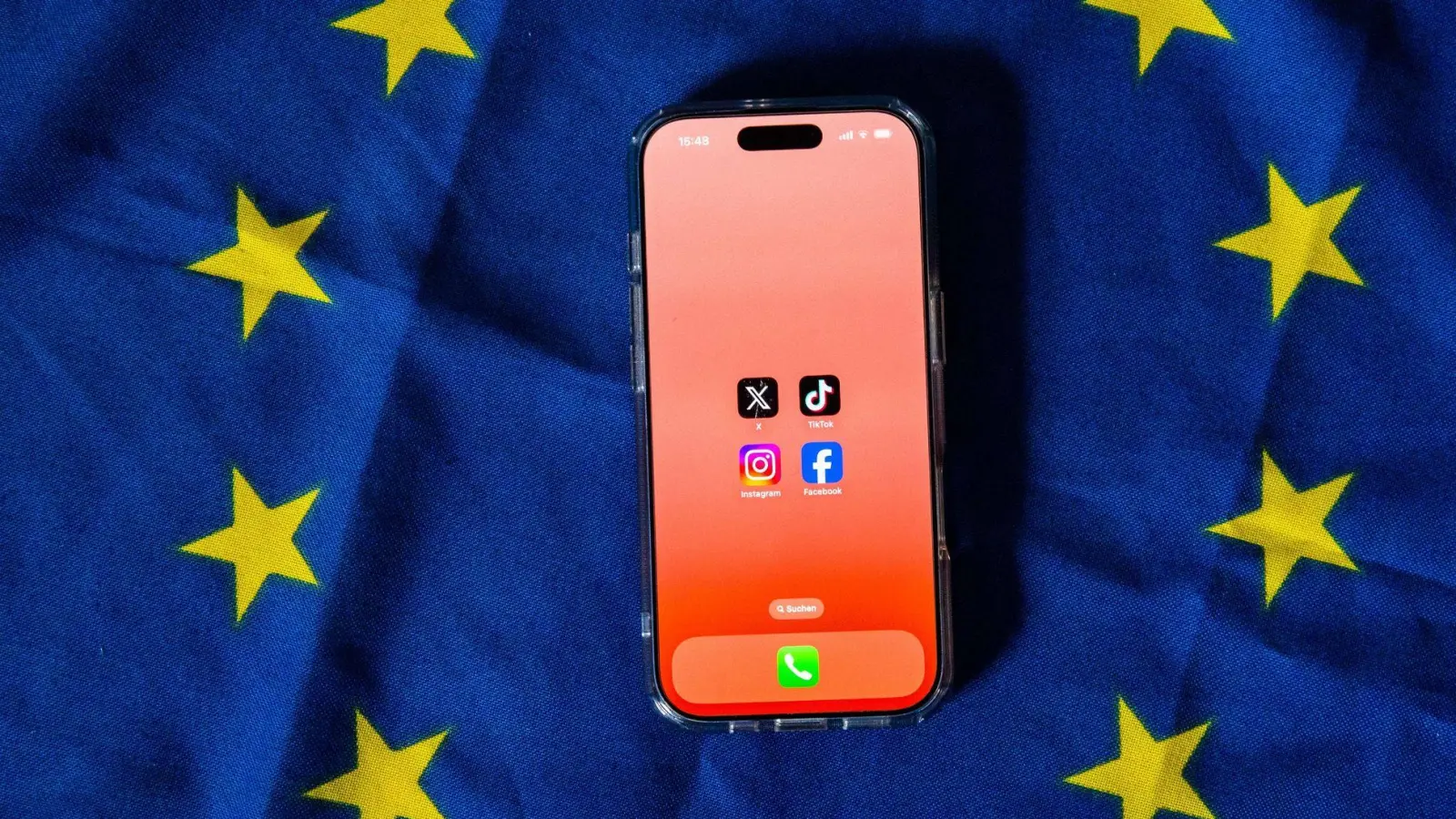 Die EU spielt bei der Debatte um ein mögliches Social-Media-Verbot für Kinder eine wichtige Rolle. (Symbolbild) (Foto: Alicia Windzio/dpa)