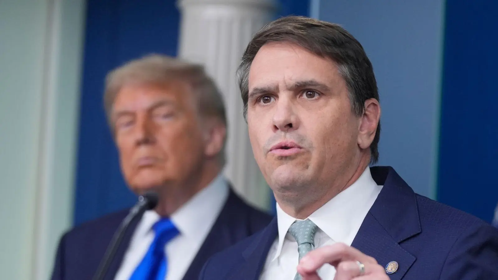 Der frühere Trump-Anwalt Todd Blanche soll im Amt des Justizministers bleiben. (Archivbild) (Foto: Manuel Ceneta/AP/dpa)