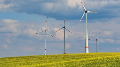 Allein aus Windrädern wurden in diesem April rund 11,1 Milliarden Kilowattstunden grüner Strom in das Stromnetz eingespeist. Das ist laut Energiekonzern Eon ein Höchstwert. (Foto: Patrick Pleul/dpa)