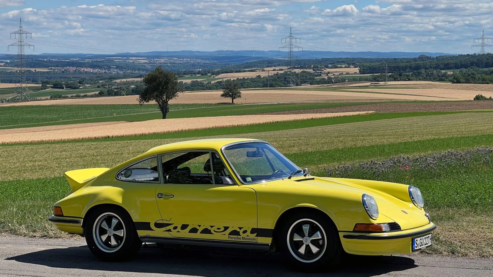 Beliebtes Modell für automobile Fälschungen: Der Porsche 911 2.7 RS. (Foto: Thomas Geiger/dpa-tmn)