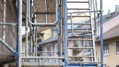 Vor dem Neubau steht die Genehmigung. (Symbolbild)  (Foto: Marijan Murat/dpa)