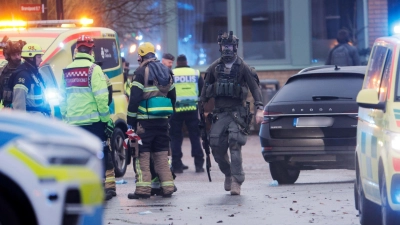 An einer Schule im schwedischen Örebro kam es zu einem Großeinsatz. (Foto: Kicki Nilsson/TT News Agency/AP/dpa)