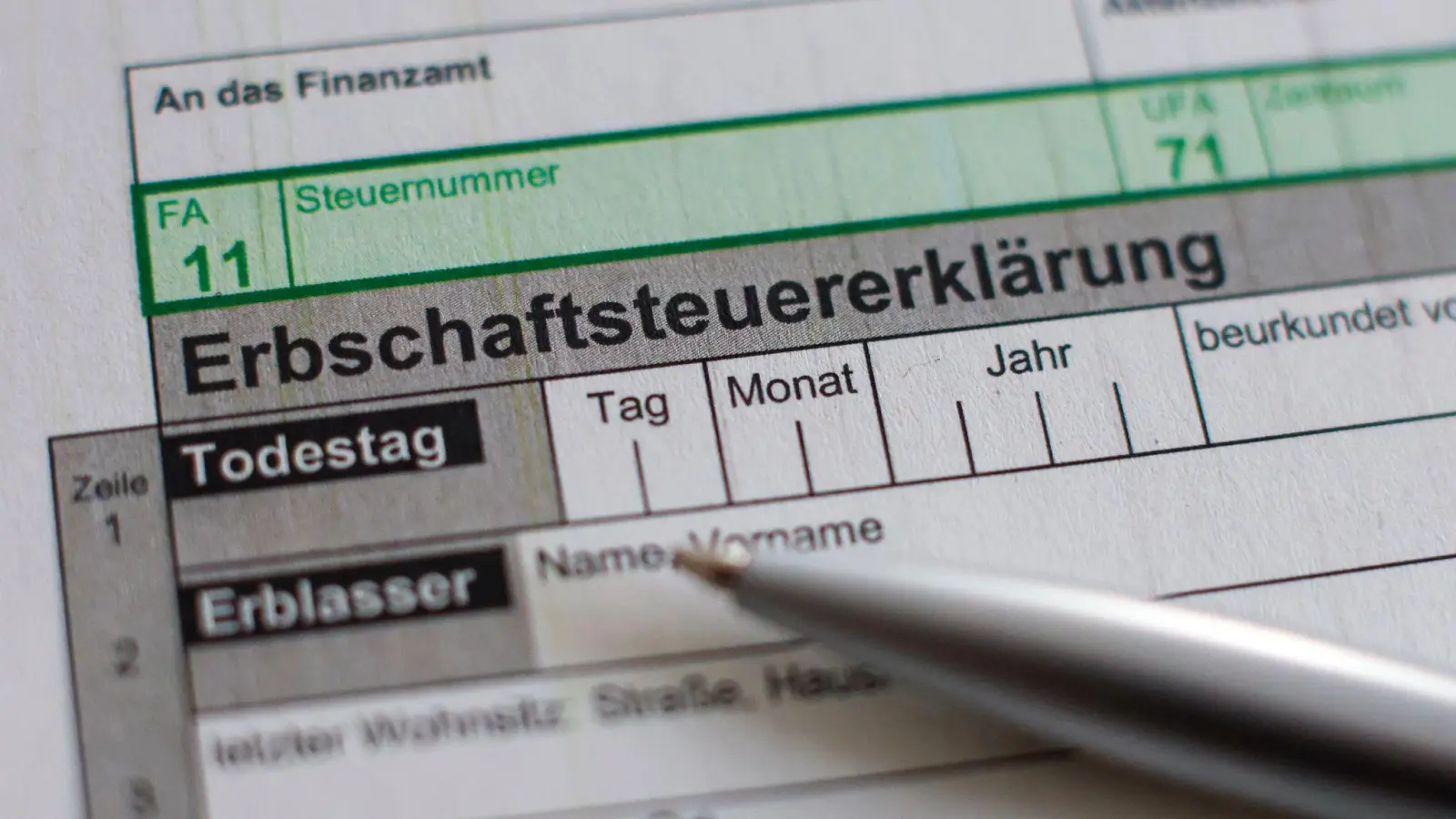 Am Montag verhandelt das Gericht in Karlsruhe eine abstrakte Normenkontrolle aus Bayern. (Archivfoto) (Foto: Jan Woitas/dpa)