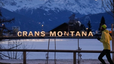 In dem Skiort kam es zu einer der größten Katastrophen der Schweizer Geschichte.  (Foto: Baz Ratner/AP/dpa)