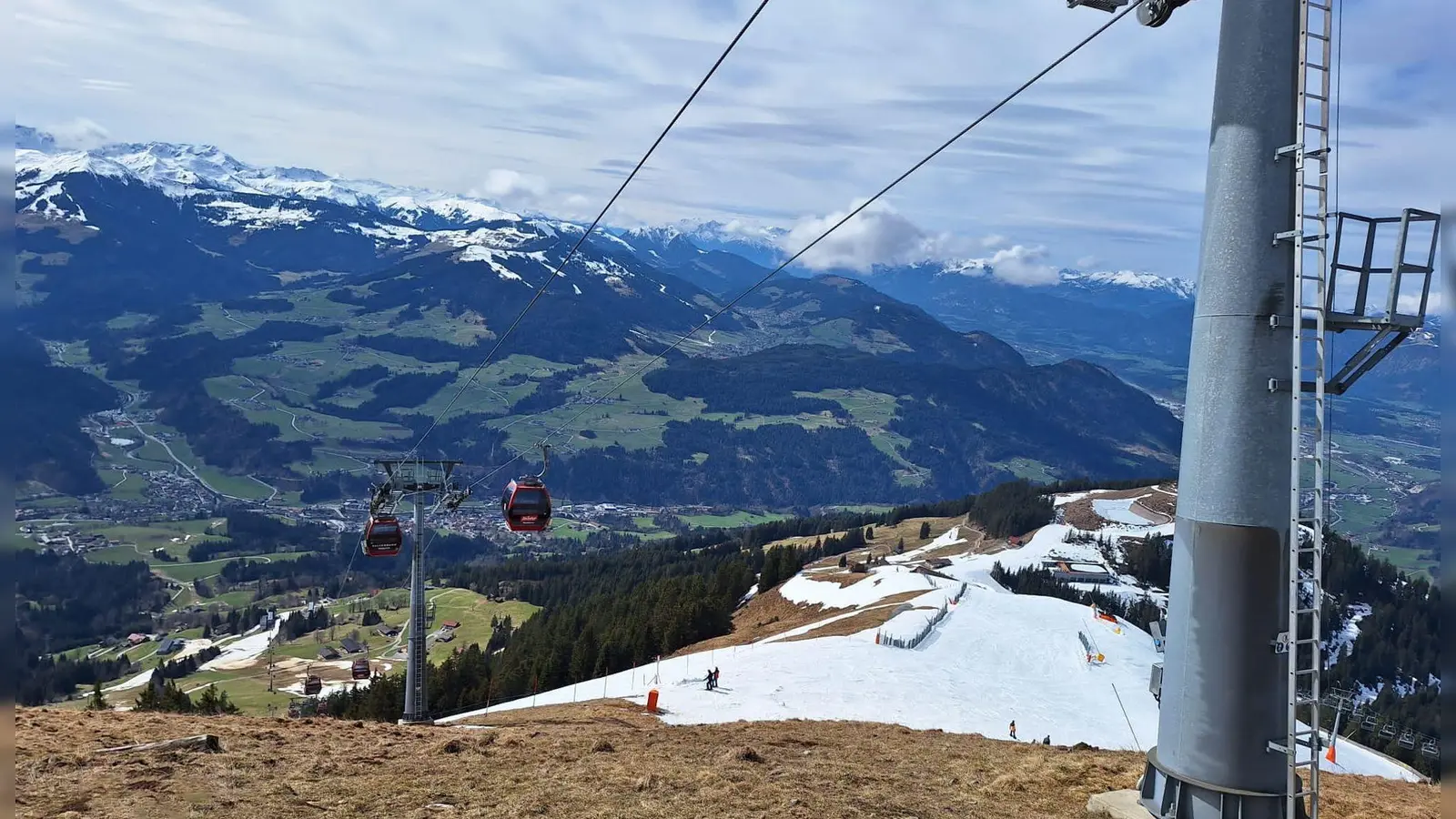 Blick auf den Unfallort. (Foto: Zoom.Tirol/APA/dpa)