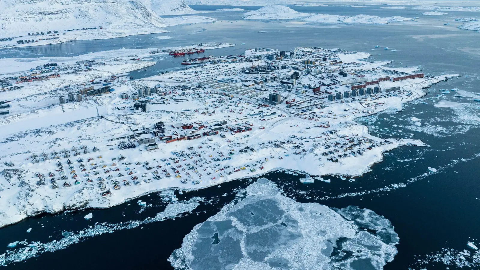 Die USA wollen die größte Insel der Erde unter ihre Kontrolle bringen.  (Foto: Evgeniy Maloletka/AP/dpa)