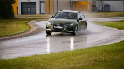 Der ADAC hat Fahr- und Bremsverhalten von 16 Sommerreifen auf trockener und auf nasser Straße geprüft. (Foto: Marc Wittkowski/ADAC/dpa-tmn)