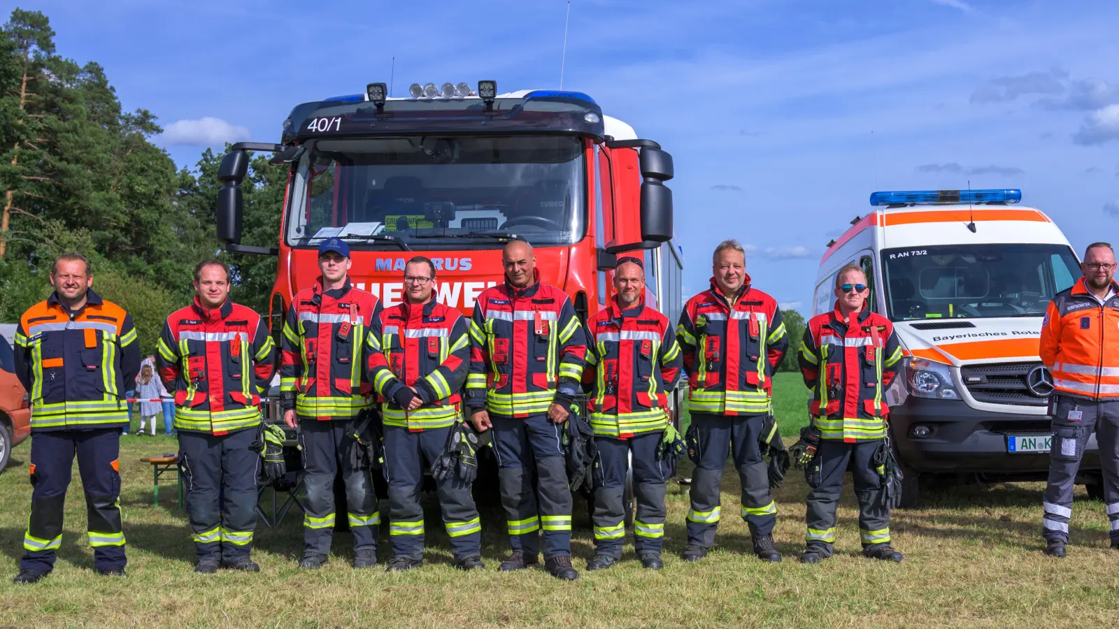 Freunde und Helfer stehen tatkräftig zur Unterstützung bereit. (Foto: René Chlopotowski)