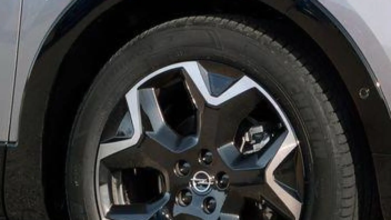 „Opel hat unter Stellantis-Regie nachgebessert“ - klingt erst mal gut. Doch was heißt das für den gebrauchten Grandland? (Foto: Opel/dpa-tmn)