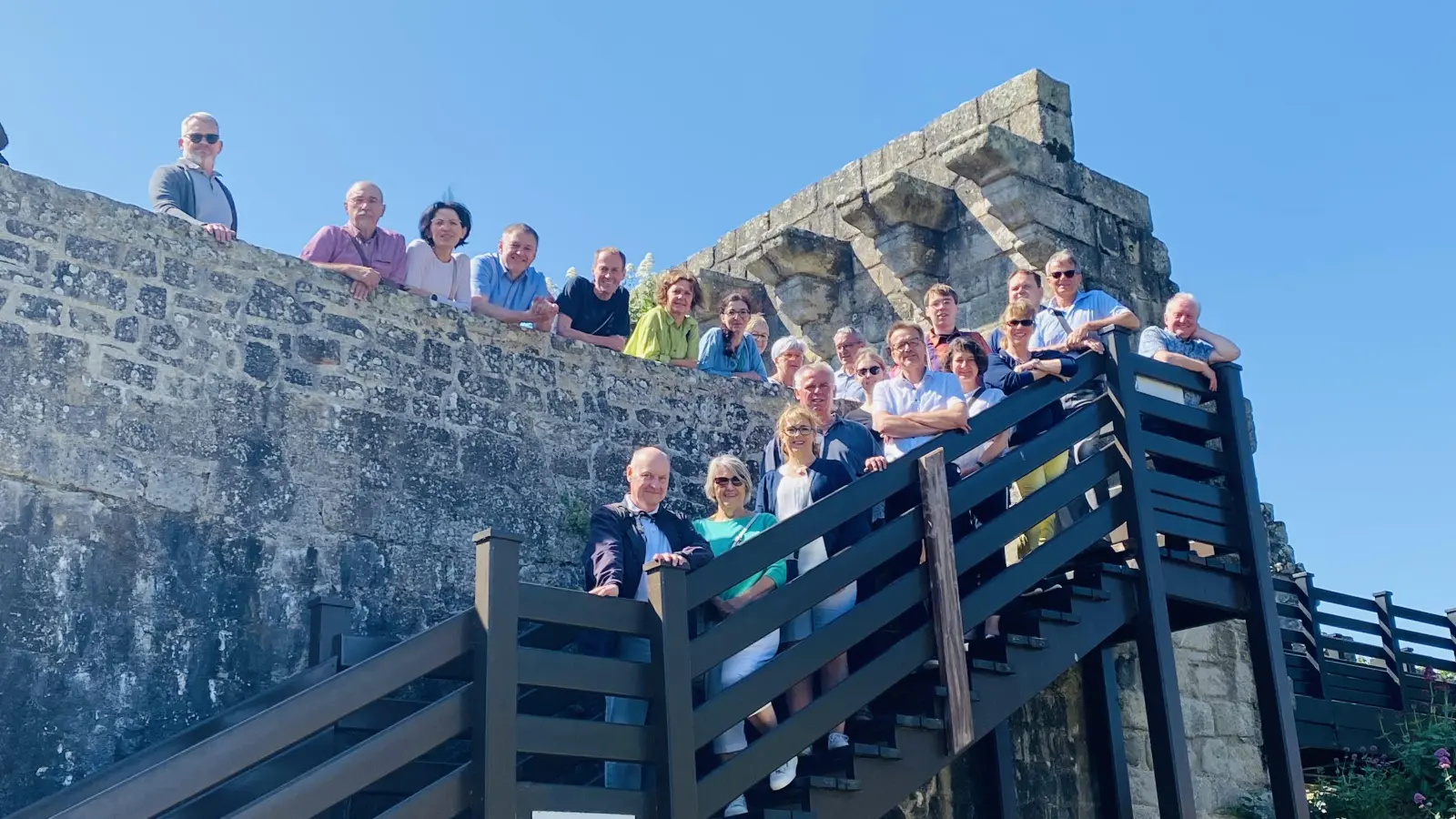 Bei strahlendem Sonnenschein und blauem Himmel hat die Dinkelsbühler Delegation Guérande entdeckt. Knapp 100 Deutsche waren anlässlich des Jubiläums dorthin gereist. (Foto: Laura Krehn)