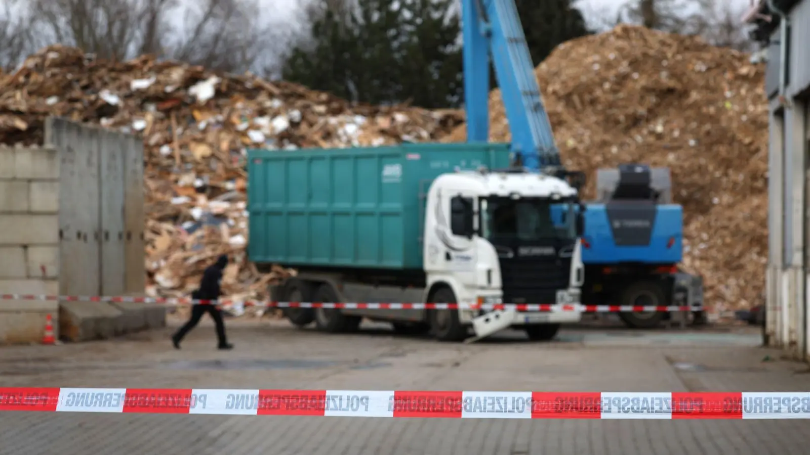 Die Schäden durch die Explosion sind immens.  (Foto: Karl-Josef Hildenbrand/dpa)