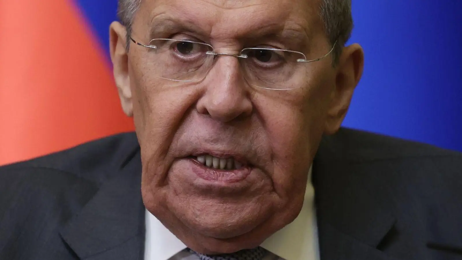 Russlands Außenminister Lawrow ist für harte Worte bekannt. (Archivbild) (Foto: Sergei Ilnitsky/Pool EPA via AP/dpa)