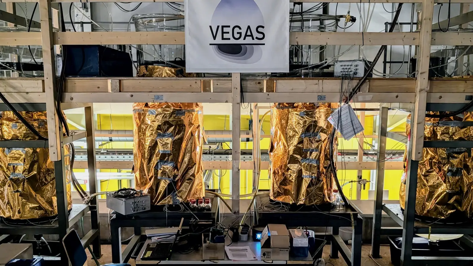 Das VEGAS-Labor, wo die Stuttgarter Wissenschaftler die Ausbreitung von Schadstoffen realitätsnah abbilden können. (Foto: VEGAS)