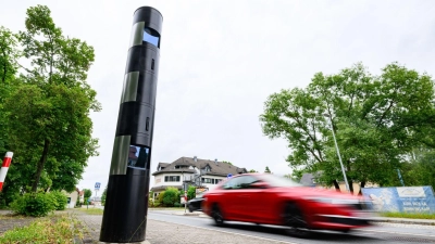 Geblitzt worden? Bescheid prüfen, bei Zweifel Einspruch innerhalb von zwei Wochen erheben, sonst wird’s schnell teurer. (Foto: Robert Michael/dpa/dpa-tmn)