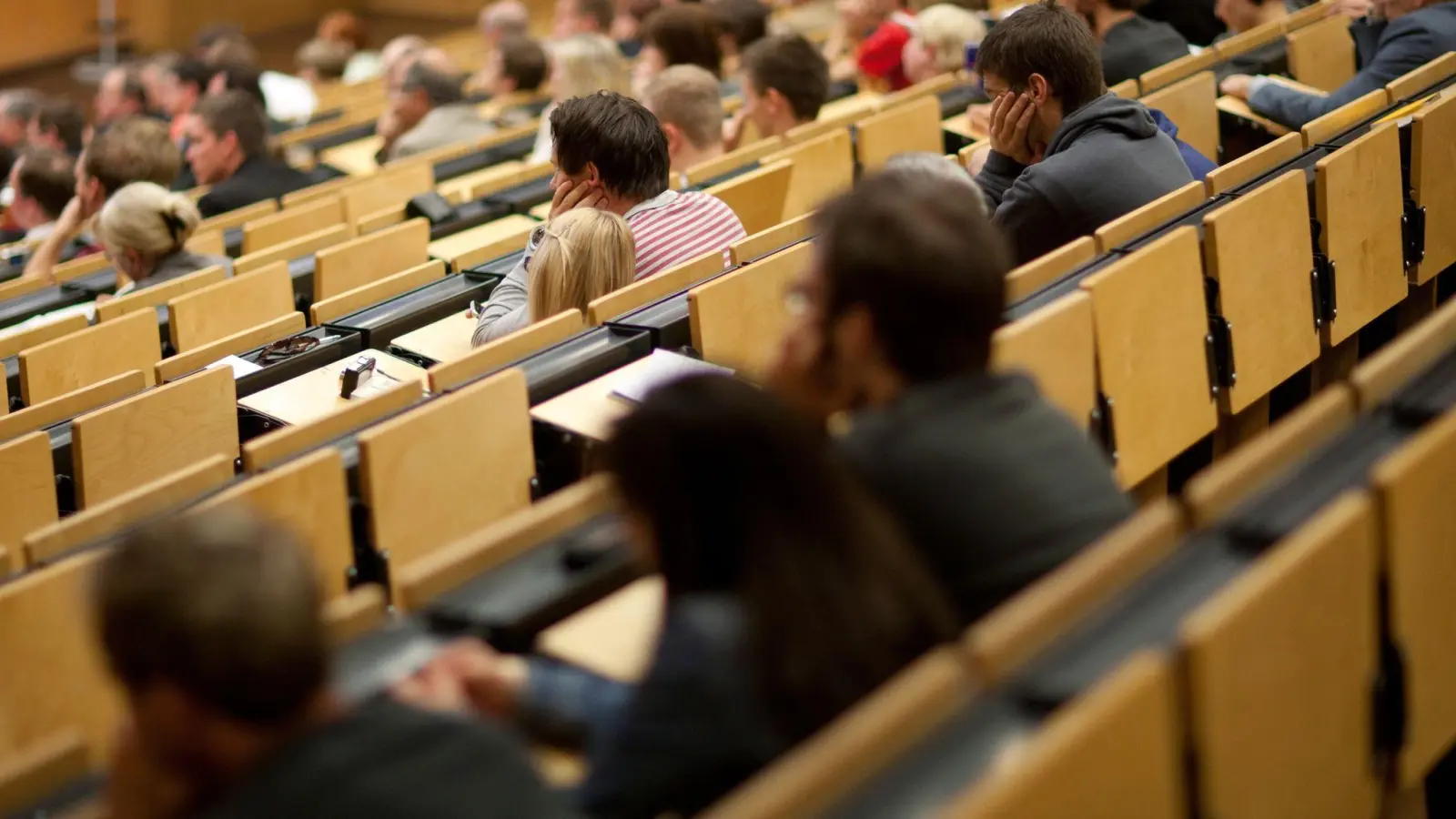 Berlin, Hamburg und der industriestarke Süden profitierten von gut ausgebildeten <br>Hochschulabsolventen aus den ostdeutschen Bundesländern. (Foto: Oliver Killig/dpa-Zentralbild/dpa)