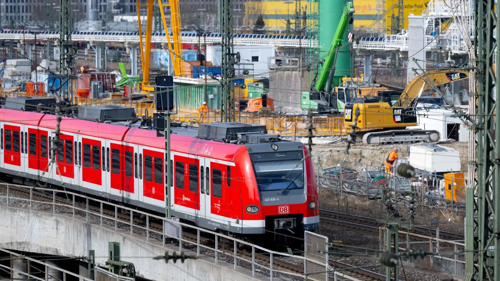 Auch die Bauarbeiten an der zweiten Münchner Stammstrecke dauern weiter an. (Archivbild) (Foto: Sven Hoppe/dpa)