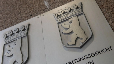 Das Verwaltungsgericht Berlin hat im Eilverfahren über die Klage einer Afghanin entschieden. (Archivbild)  (Foto: Paul Zinken/dpa)