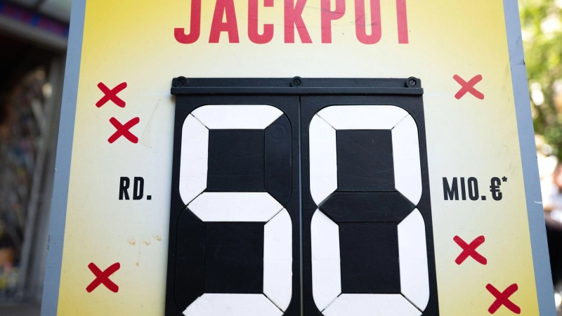 Gleich drei Gewinner teilen sich den mit 50 Millionen Euro gefüllten Lotto-Jackpot. (Symbolbild) (Foto: Florian Wiegand/dpa)