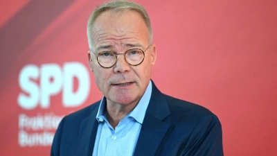  Der SPD-Bundestagsfraktionsvorsitzende Miersch will das Rentenpaket in der kommenden Woche verabschieden. (Foto: Elisa Schu/dpa)