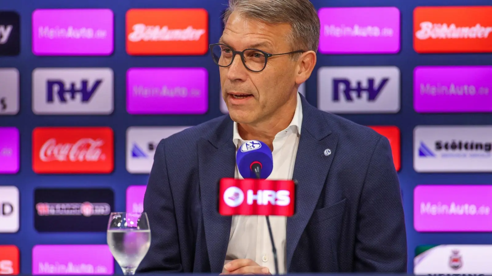 Peter Knäbel, Sportvorstand des FC Schalke 04. (Foto: Tim Rehbein/dpa)