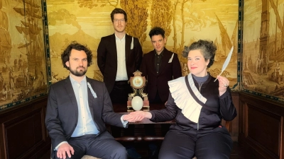 Widmen sich zum Auftakt der Kreuzgangspiele extra-Reihe der Dichterin Annette von Droste-Hülshoff (von links): Andris Meinig (Kontrabass), Philip Frischkorn (Piano), Philipp Scholz (Schlagzeug) und Bachmann-Preisträgerin Nora Gomringer (Rezitation). (Foto: Philipp Scholz)