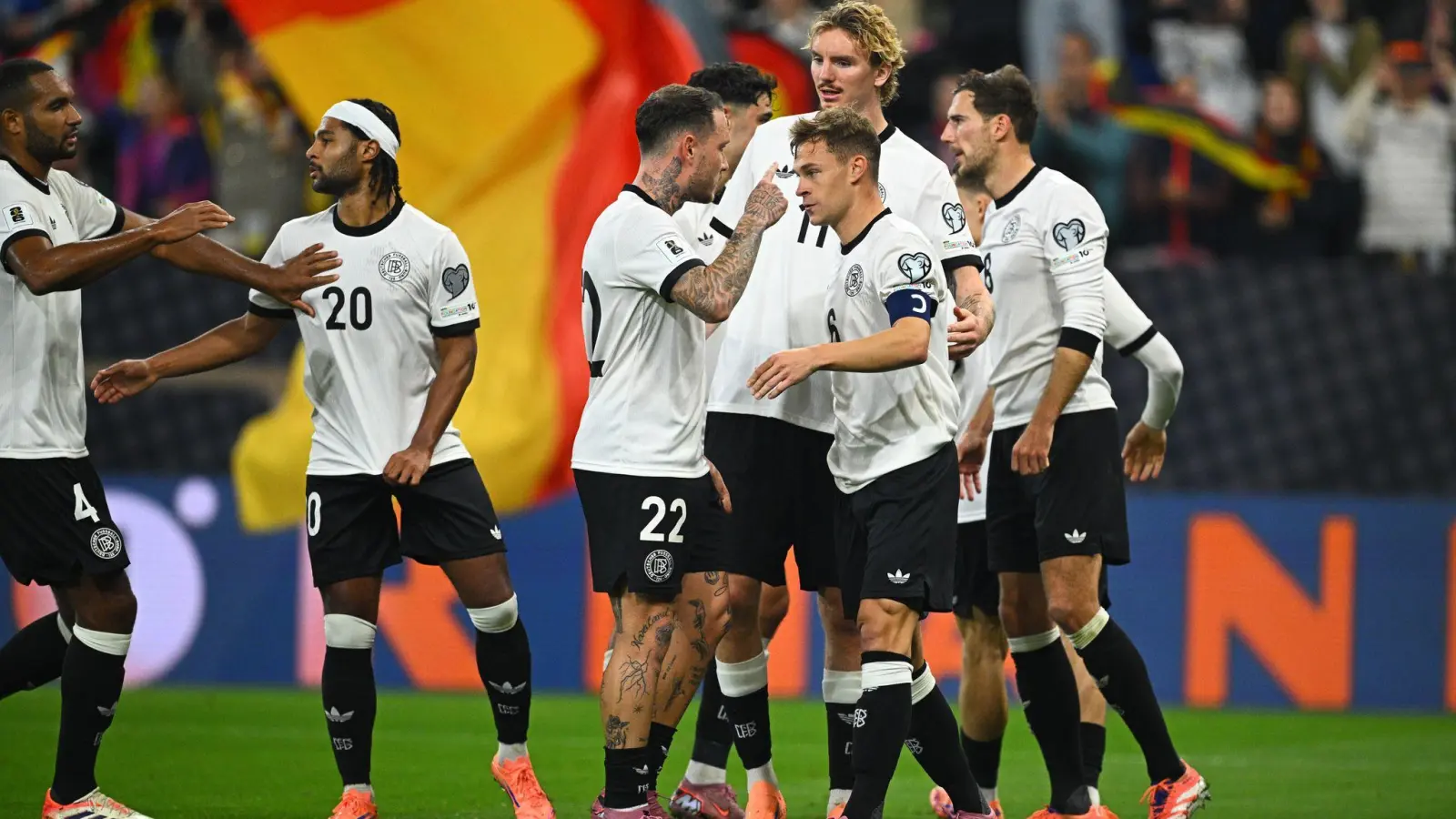 Die Nationalmannschaft erfreut wieder ihre Fans.  (Foto: Tom Weller/dpa)