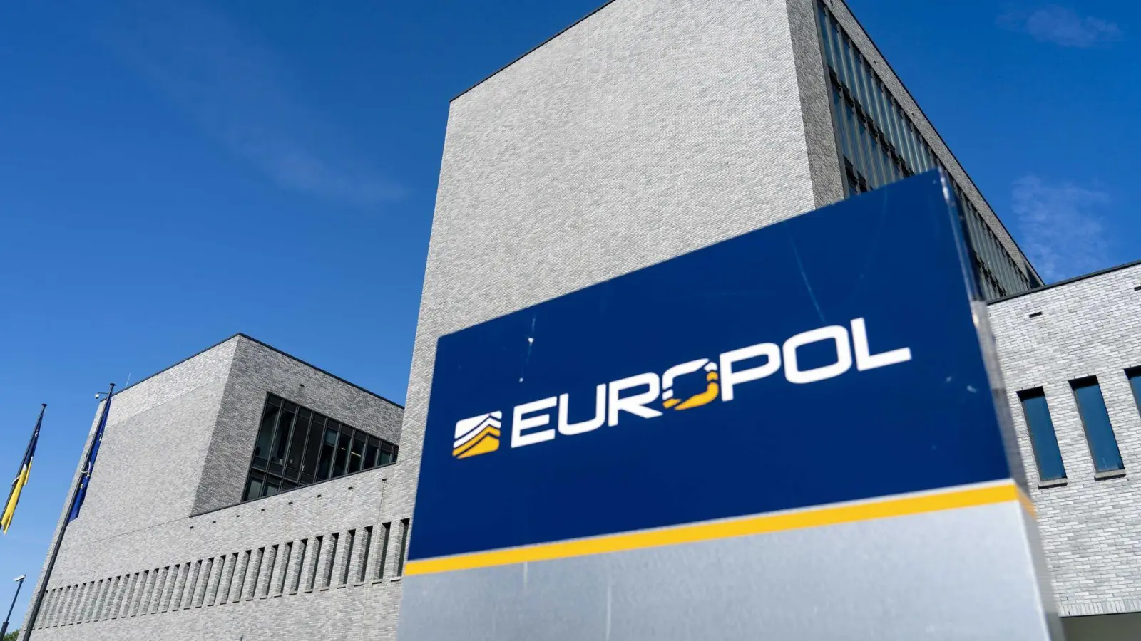 Blick auf das Gebäude der EU-Polizeibehörde Europol in Den Haag. (Archivbild)  (Foto: Jerry Lampen/anp/dpa)