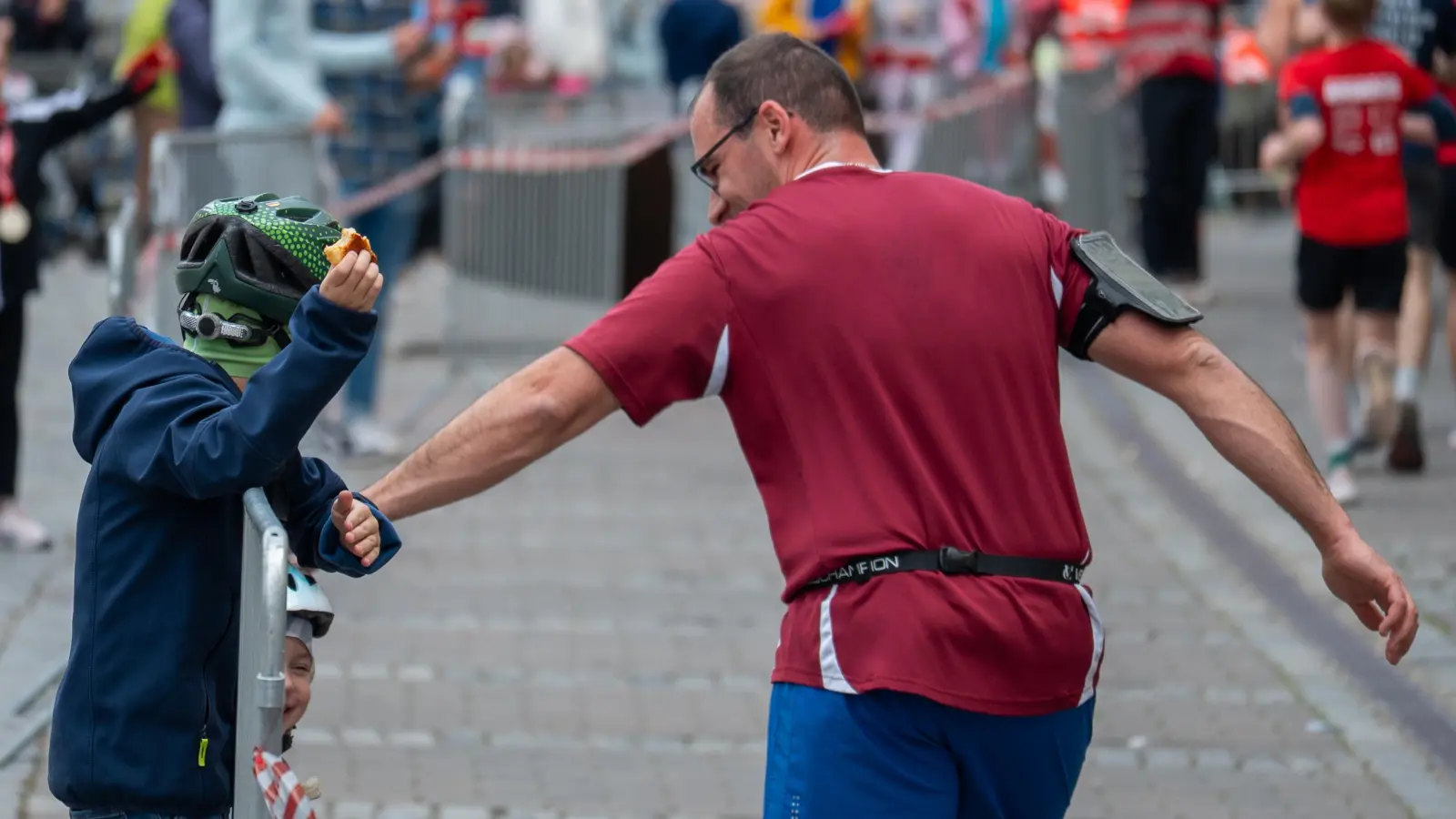 Angefeuert wurden sie dabei von etwa 5000 Zuschauern. (Foto: René Chlopotowski)