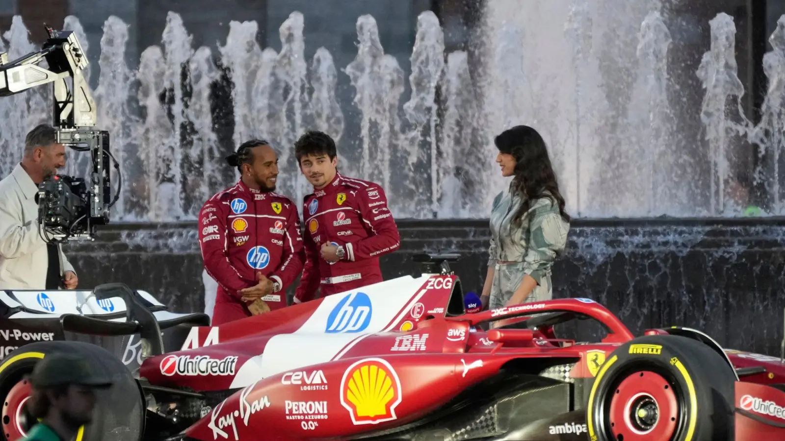 Lewis Hamilton will Ferrari zurück zum Titelruhm führen.   (Foto: Luca Bruno/AP/dpa)