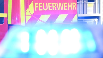 Die Behörde warnte davor, überflutete Räume oder Flächen zu betreten. (Symbolbild) (Foto: Bernd Weißbrod/dpa)