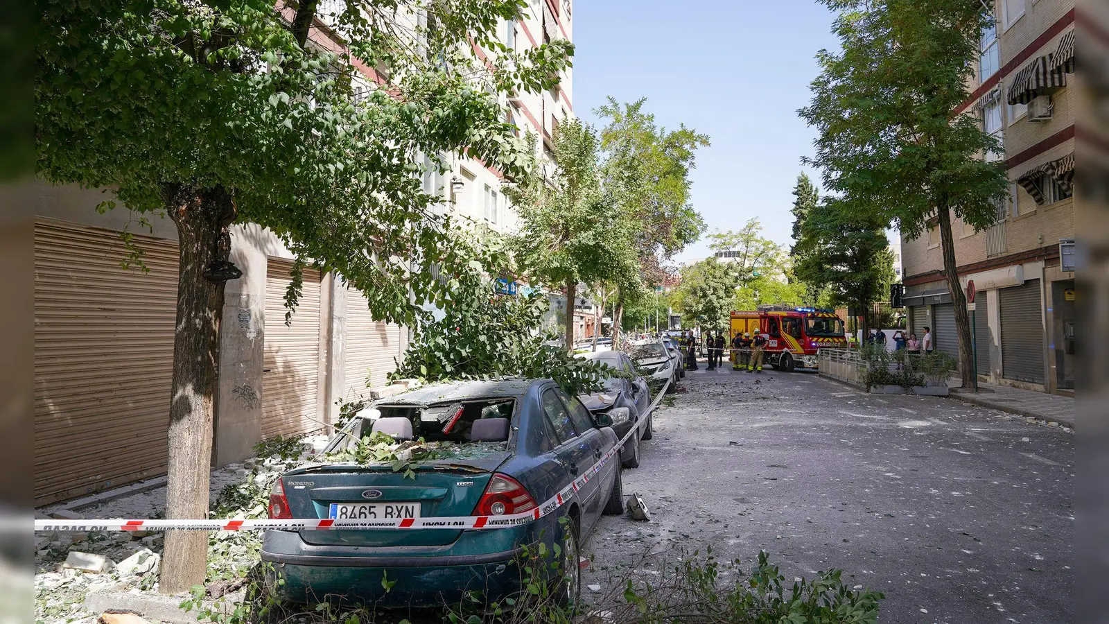 In Granada gab es bei einem weiteren mittelschweren Erdbeben vor allem Schäden durch herabfallende Fassaden- und Dachtrümmer.  (Foto: Arsenio Zurita/EUROPA PRESS/dpa)